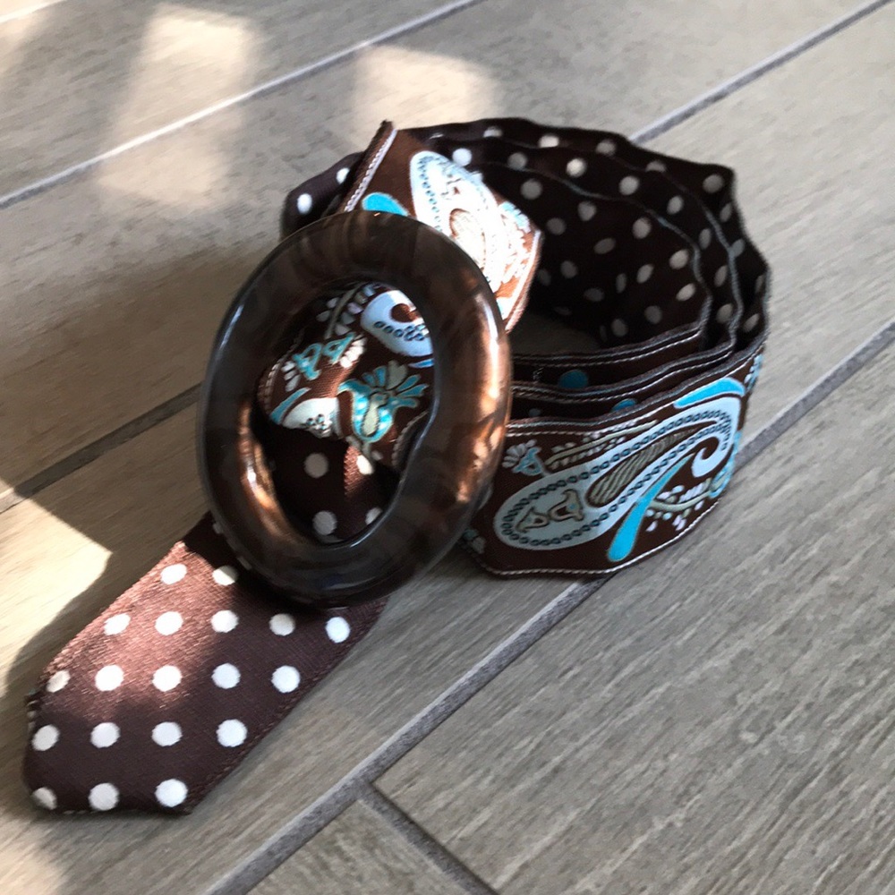 Preppy Style brand paisley reversible belt